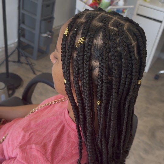Large Knotless Braids